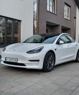 Білий Тесла Модель 3, об'ємом двигуна 0 л та пробігом 75 тис. км за 19000 $, фото 1 на Automoto.ua