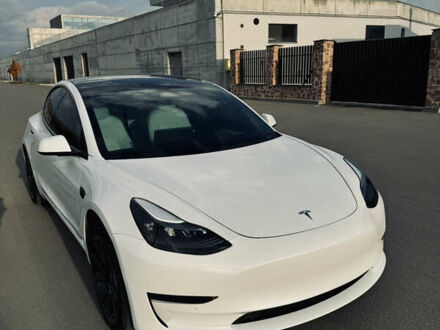 Тесла Модель 3 2022 у Києві на Automoto.ua Білий Тесла Модель 3, об'ємом двигуна 0 л та пробігом 41 тис. км за 21500 $, фото 1 на Automoto.ua