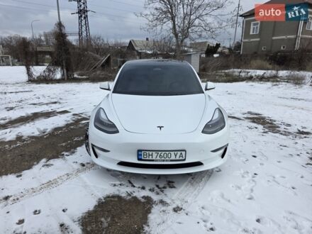 Білий Тесла Модель 3, об'ємом двигуна 0 л та пробігом 46 тис. км за 24800 $, фото 1 на Automoto.ua