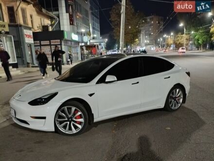 Белый Тесла Модель 3, объемом двигателя 0 л и пробегом 100 тыс. км за 23500 $, фото 1 на Automoto.ua