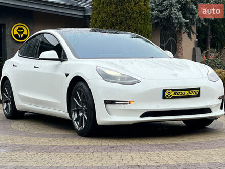 Білий Тесла Модель 3, об'ємом двигуна 0 л та пробігом 33 тис. км за 21300 $, фото 1 на Automoto.ua
