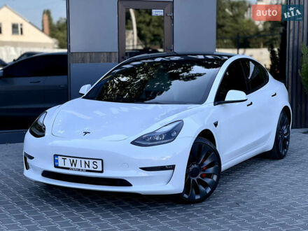 Тесла Модель 3 2022 в Одессе на Automoto.ua Белый Тесла Модель 3, объемом двигателя 0 л и пробегом 40 тыс. км за 23900 $, фото 1 на Automoto.ua