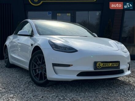 Белый Тесла Модель 3, объемом двигателя 0 л и пробегом 100 тыс. км за 29800 $, фото 1 на Automoto.ua