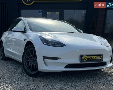 Белый Тесла Модель 3, объемом двигателя 0 л и пробегом 100 тыс. км за 29800 $, фото 1 на Automoto.ua