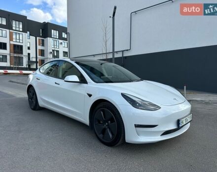 Білий Тесла Модель 3, об'ємом двигуна 0 л та пробігом 80 тис. км за 23500 $, фото 1 на Automoto.ua