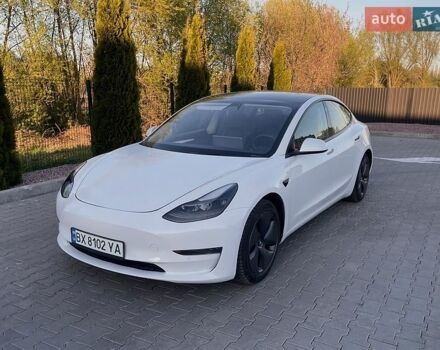 Білий Тесла Модель 3, об'ємом двигуна 0 л та пробігом 84 тис. км за 18100 $, фото 1 на Automoto.ua
