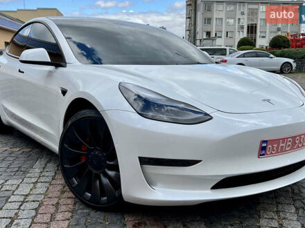 Тесла Модель 3 2022 у Луцьку на Automoto.ua Білий Тесла Модель 3, об'ємом двигуна 0 л та пробігом 2 тис. км за 23700 $, фото 1 на Automoto.ua