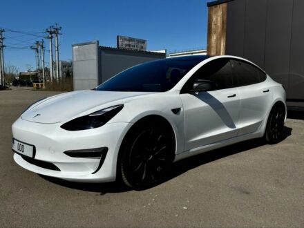 Белый Тесла Модель 3, объемом двигателя 0 л и пробегом 72 тыс. км за 23000 $, фото 1 на Automoto.ua
