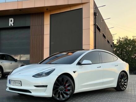 Тесла Модель 3 2022 в Львове на Automoto.ua Белый Тесла Модель 3, объемом двигателя 0 л и пробегом 47 тыс. км за 20000 $, фото 1 на Automoto.ua