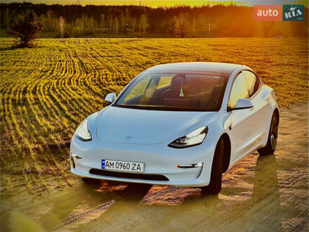 Тесла Модель 3 2022 в Коростене на Automoto.ua Белый Тесла Модель 3, объемом двигателя 0 л и пробегом 22 тыс. км за 24999 $, фото 1 на Automoto.ua