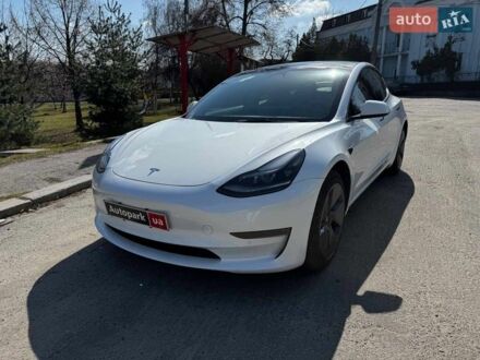 Белый Тесла Модель 3, объемом двигателя 0 л и пробегом 55 тыс. км за 22840 $, фото 1 на Automoto.ua