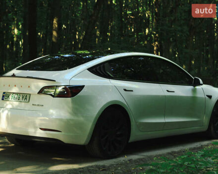 Белый Тесла Модель 3, объемом двигателя 0 л и пробегом 94 тыс. км за 25500 $, фото 1 на Automoto.ua