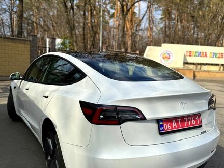 Тесла Модель 3 2022 у Дніпро (Дніпропетровську) на Automoto.ua Білий Тесла Модель 3, об'ємом двигуна 0.32 л та пробігом 32 тис. км за 23999 $, фото 1 на Automoto.ua