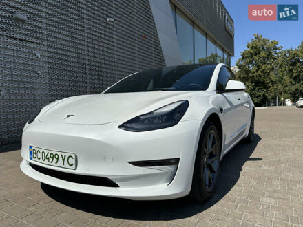 Тесла Модель 3 2022 в Львове на Automoto.ua Белый Тесла Модель 3, объемом двигателя 0 л и пробегом 24 тыс. км за 19700 $, фото 1 на Automoto.ua