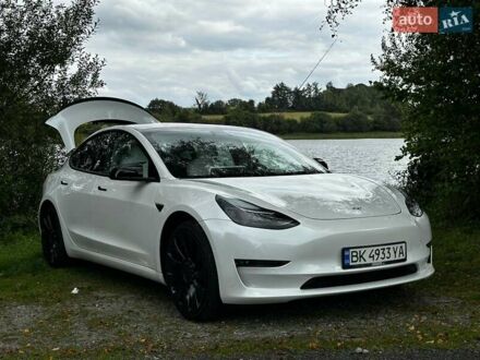 Білий Тесла Модель 3, об'ємом двигуна 0 л та пробігом 35 тис. км за 29646 $, фото 1 на Automoto.ua