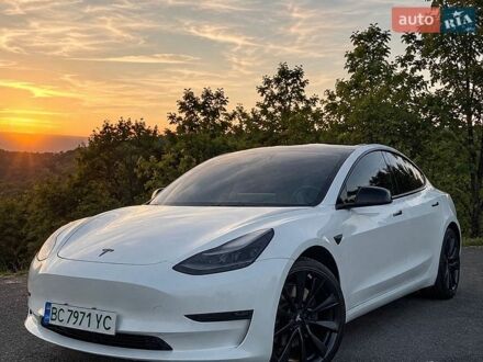 Белый Тесла Модель 3, объемом двигателя 0 л и пробегом 94 тыс. км за 21100 $, фото 1 на Automoto.ua