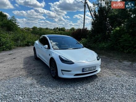Білий Тесла Модель 3, об'ємом двигуна 0 л та пробігом 70 тис. км за 21750 $, фото 1 на Automoto.ua