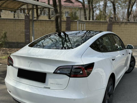 Тесла Модель 3 2022 в Днепре (Днепропетровске) на Automoto.ua Белый Тесла Модель 3, объемом двигателя 0 л и пробегом 32 тыс. км за 23999 $, фото 1 на Automoto.ua