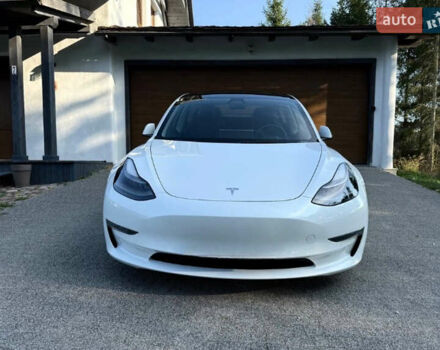 Белый Тесла Модель 3, объемом двигателя 0 л и пробегом 83 тыс. км за 17000 $, фото 1 на Automoto.ua