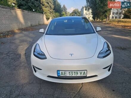 Белый Тесла Модель 3, объемом двигателя 0 л и пробегом 70 тыс. км за 18500 $, фото 1 на Automoto.ua