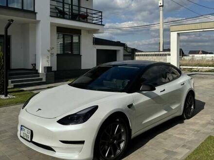 Тесла Модель 3 2022 у Рівному на Automoto.ua Білий Тесла Модель 3, об'ємом двигуна 0 л та пробігом 40 тис. км за 21000 $, фото 1 на Automoto.ua