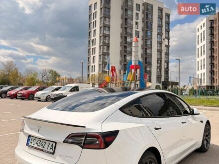 Білий Тесла Модель 3, об'ємом двигуна 0 л та пробігом 93 тис. км за 23500 $, фото 1 на Automoto.ua