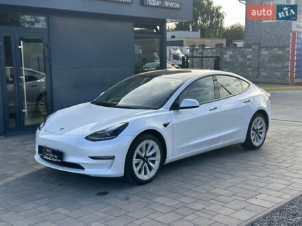 Білий Тесла Модель 3, об'ємом двигуна 0 л та пробігом 28 тис. км за 20500 $, фото 1 на Automoto.ua