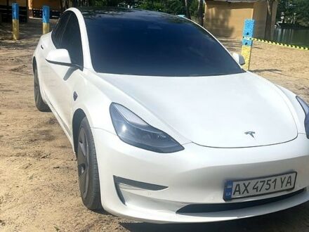 Тесла Модель 3 2022 в Харькове на Automoto.ua Белый Тесла Модель 3, объемом двигателя 0.32 л и пробегом 44 тыс. км за 20950 $, фото 1 на Automoto.ua
