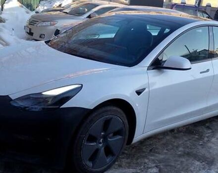 Білий Тесла Модель 3, об'ємом двигуна 0 л та пробігом 46 тис. км за 18700 $, фото 1 на Automoto.ua