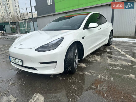 Тесла Модель 3 2022 в Харькове на Automoto.ua Белый Тесла Модель 3, объемом двигателя 0 л и пробегом 44 тыс. км за 25500 $, фото 1 на Automoto.ua