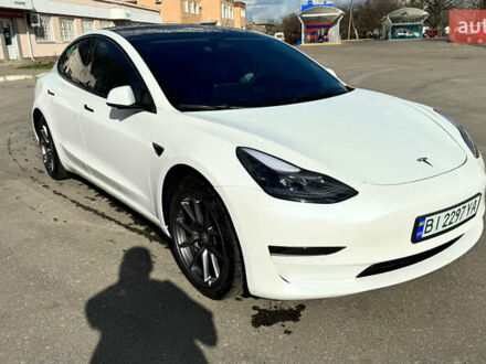 Тесла Модель 3 2022 у Полтаві на Automoto.ua Білий Тесла Модель 3, об'ємом двигуна 0 л та пробігом 54 тис. км за 26950 $, фото 1 на Automoto.ua