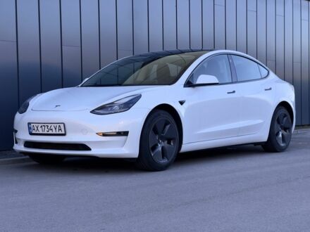 Тесла Модель 3 2022 у Рівному на Automoto.ua Білий Тесла Модель 3, об'ємом двигуна 0 л та пробігом 29 тис. км за 19500 $, фото 1 на Automoto.ua