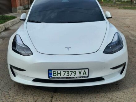 Білий Тесла Модель 3, об'ємом двигуна 0 л та пробігом 65 тис. км за 28900 $, фото 1 на Automoto.ua