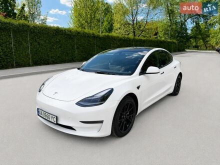 Білий Тесла Модель 3, об'ємом двигуна 0 л та пробігом 21 тис. км за 26108 $, фото 1 на Automoto.ua