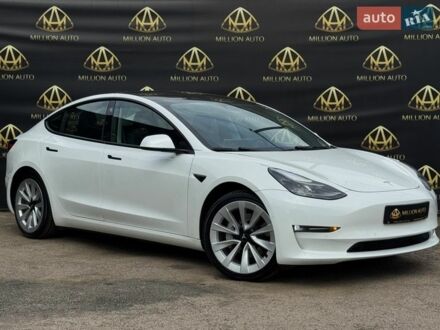 Білий Тесла Модель 3, об'ємом двигуна 0 л та пробігом 54 тис. км за 21900 $, фото 1 на Automoto.ua