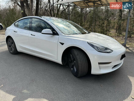 Тесла Модель 3 2022 в Днепре (Днепропетровске) на Automoto.ua Белый Тесла Модель 3, объемом двигателя 0 л и пробегом 32 тыс. км за 22999 $, фото 1 на Automoto.ua