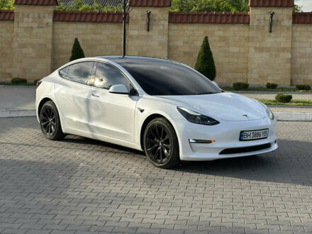 Тесла Модель 3 2022 у Измаиле на Automoto.ua Білий Тесла Модель 3, об'ємом двигуна 0 л та пробігом 34 тис. км за 25000 $, фото 1 на Automoto.ua