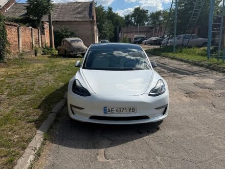 Белый Тесла Модель 3, объемом двигателя 0 л и пробегом 100 тыс. км за 22000 $, фото 1 на Automoto.ua