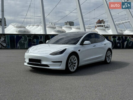 Тесла Модель 3 2022 в Киеве на Automoto.ua Белый Тесла Модель 3, объемом двигателя 0 л и пробегом 29 тыс. км за 24500 $, фото 1 на Automoto.ua