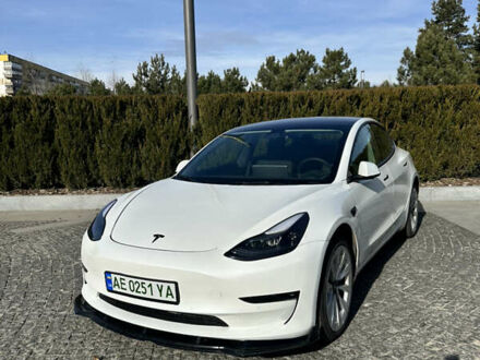 Тесла Модель 3 2022 в Днепре (Днепропетровске) на Automoto.ua Белый Тесла Модель 3, объемом двигателя 0 л и пробегом 48 тыс. км за 20999 $, фото 1 на Automoto.ua