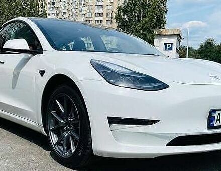 Білий Тесла Модель 3, об'ємом двигуна 0 л та пробігом 40 тис. км за 15700 $, фото 1 на Automoto.ua