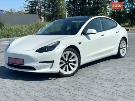 Тесла Модель 3 2022 в Самборе на Automoto.ua Белый Тесла Модель 3, объемом двигателя 0 л и пробегом 53 тыс. км за 18200 $, фото 1 на Automoto.ua