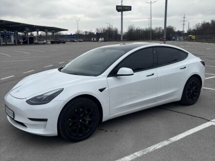 Білий Тесла Модель 3, об'ємом двигуна 0 л та пробігом 76 тис. км за 16700 $, фото 1 на Automoto.ua