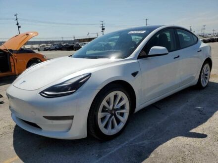Тесла Модель 3 2022 в Днепре (Днепропетровске) на Automoto.ua Белый Тесла Модель 3, объемом двигателя 0 л и пробегом 51 тыс. км за 9500 $, фото 1 на Automoto.ua