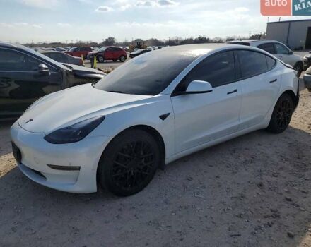 Белый Тесла Модель 3, объемом двигателя 0 л и пробегом 61 тыс. км за 7000 $, фото 1 на Automoto.ua