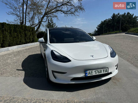 Белый Тесла Модель 3, объемом двигателя 0 л и пробегом 107 тыс. км за 23700 $, фото 1 на Automoto.ua
