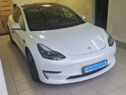 Білий Тесла Модель 3, об'ємом двигуна 0 л та пробігом 68 тис. км за 10000 $, фото 1 на Automoto.ua
