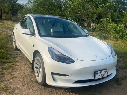 Білий Тесла Модель 3, об'ємом двигуна 0 л та пробігом 37 тис. км за 26900 $, фото 1 на Automoto.ua