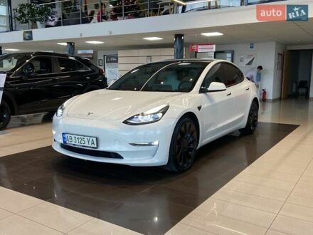 Белый Тесла Модель 3, объемом двигателя 0 л и пробегом 18 тыс. км за 28999 $, фото 1 на Automoto.ua