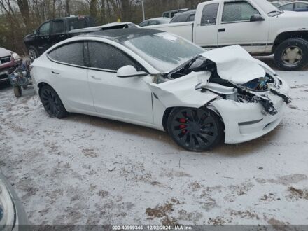 Тесла Модель 3 2023 в Львове на Automoto.ua Белый Тесла Модель 3, объемом двигателя 0 л и пробегом 75 тыс. км за 19300 $, фото 1 на Automoto.ua
